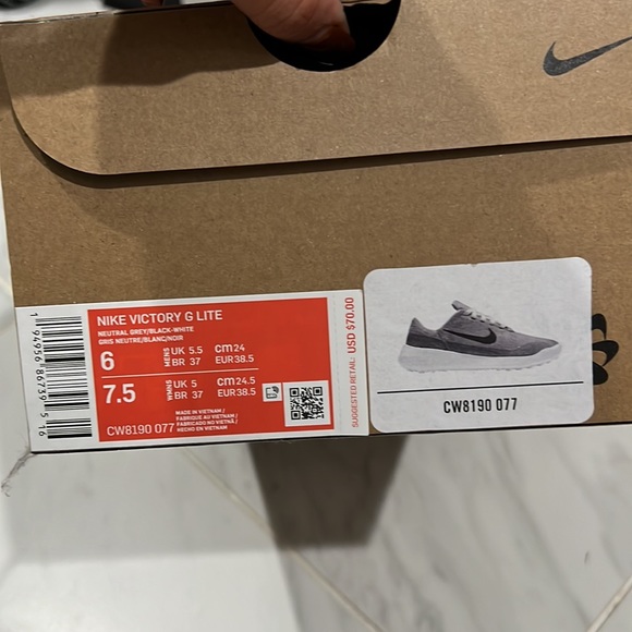 Men/ Women’s Nike golf sneakers - Picture 5 of 5